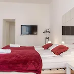 Lovely 3Br Shared Apart - Perfect For Longstays In Lockdown