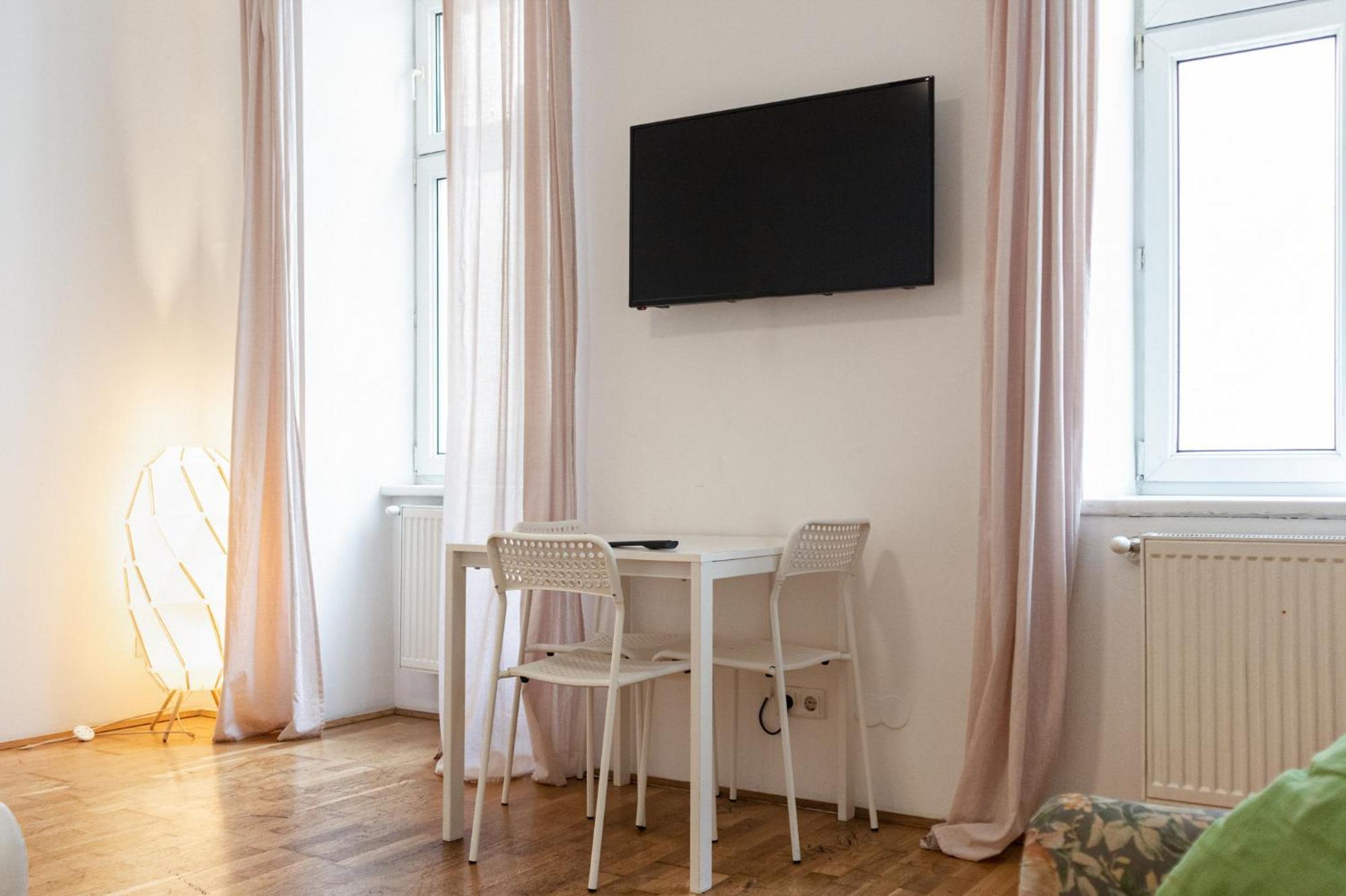 Lovely 3br Shared - Perfect For Longstays In Lockdown Apartment *